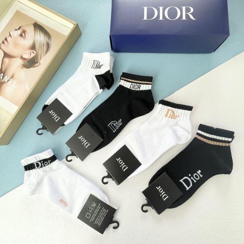 CHRISTIAN DIOR